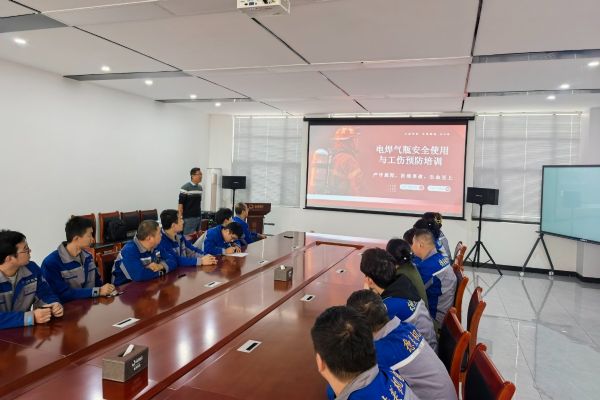 規(guī)范操作流程，共筑安全防線—泰安德美機電成功舉辦工傷預防專題培訓